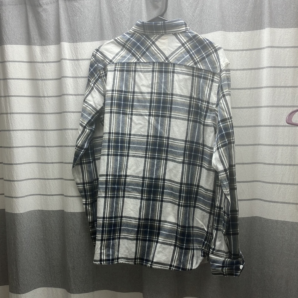 Levi’s button up - Picture 2 of 3